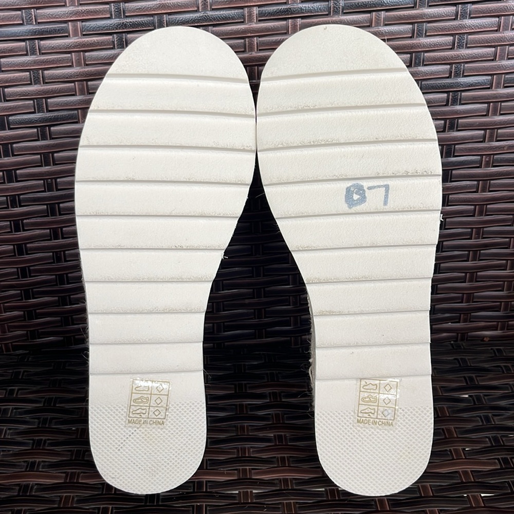 Oasis Society Women’s Cream Platform Slide Sandals - Picture 11 of 11